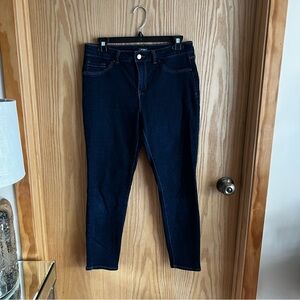 D. Jeans Dark Wash Stretch Blue Denim Jeans 
• Size 10